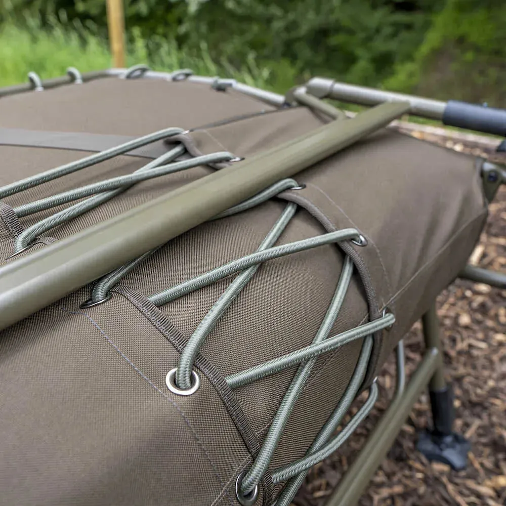 Avid Carp Benchmark leveltech bed