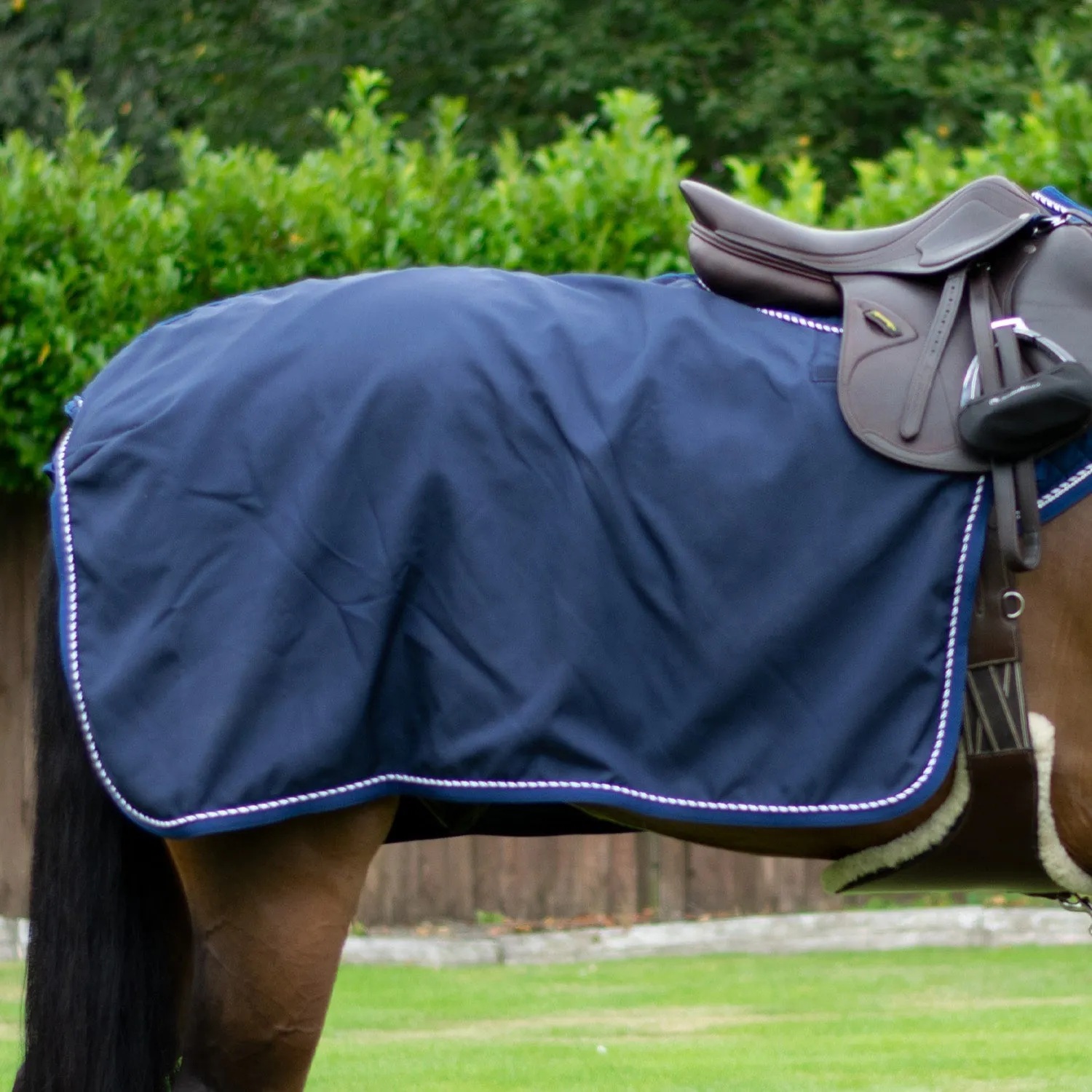 Certainly! A more optimized title for the Equiport Quarter Exercise Sheet could be:

Premium Equiport Quarter Exercise Sheet - Durable, Non-Slip Equestrian Training Mat for Horses 

Feel free to adjust further based on your target audience or specific features you want to highlight!