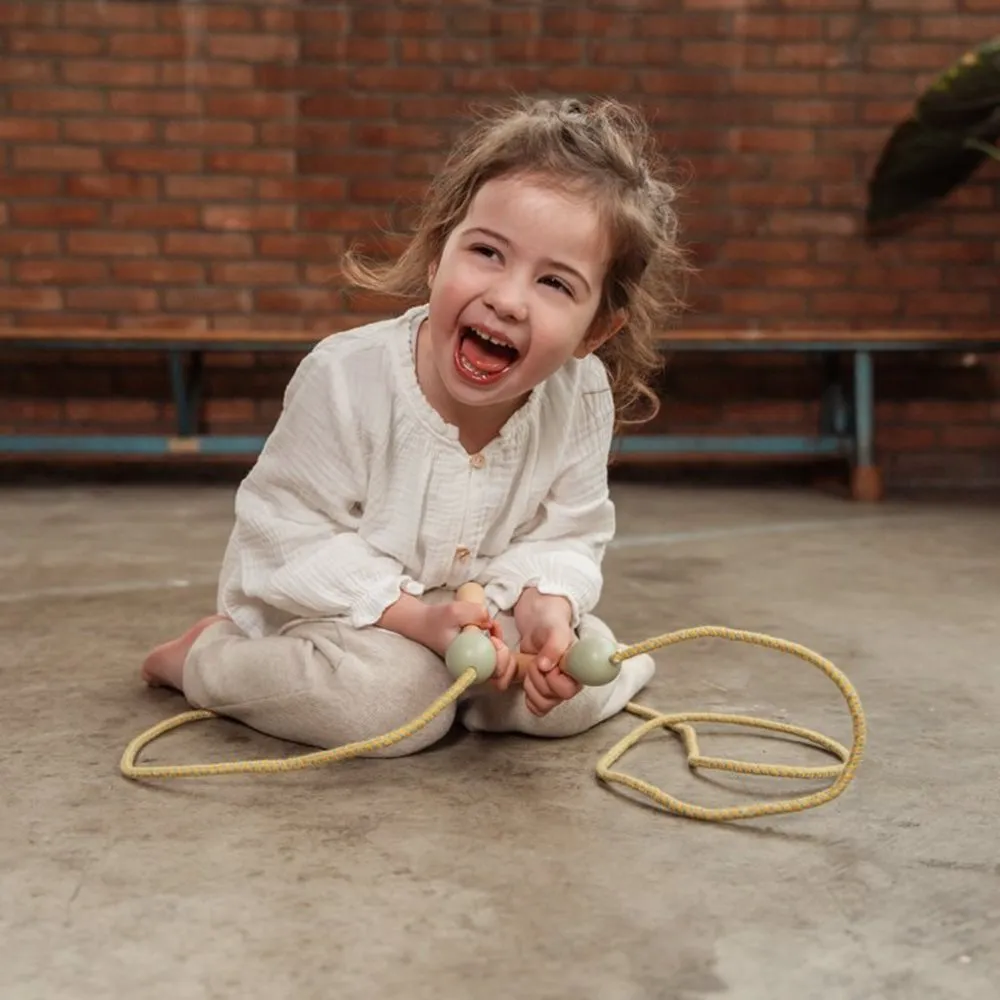 Little Dutch, Skipping Rope