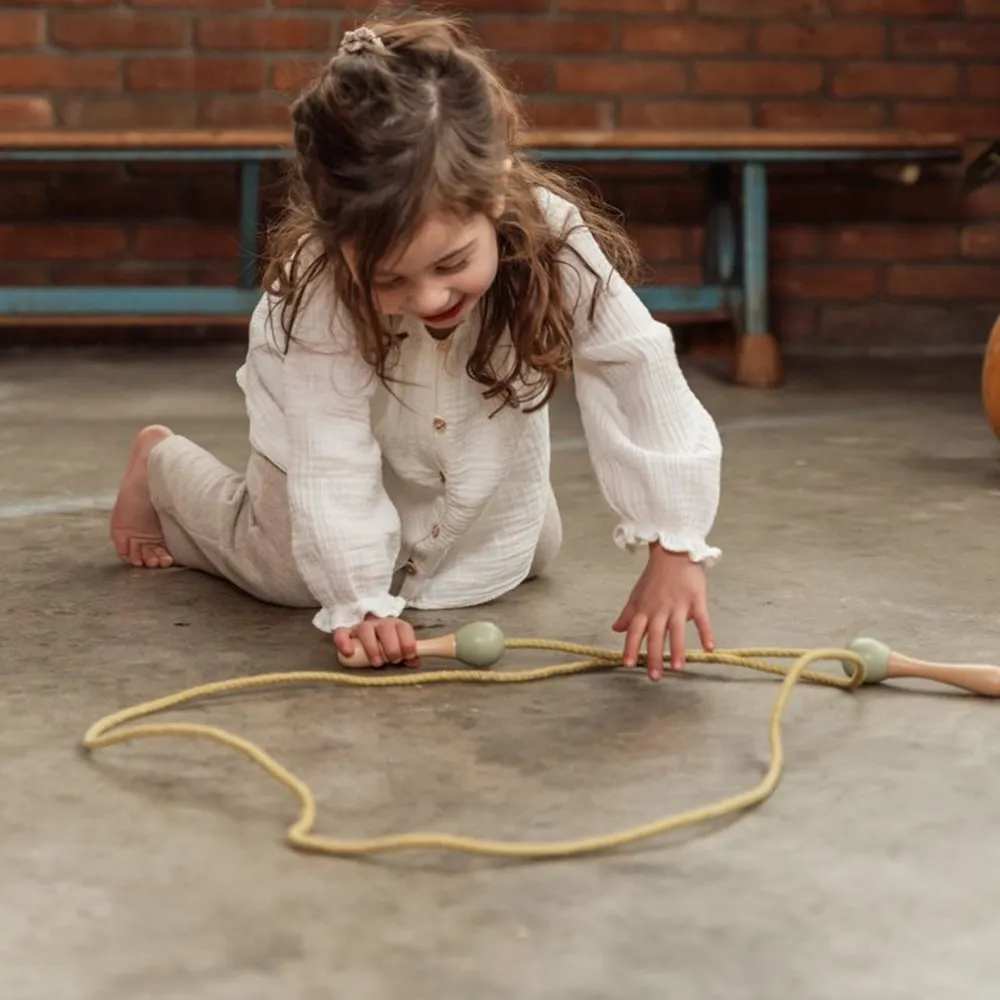 Little Dutch, Skipping Rope